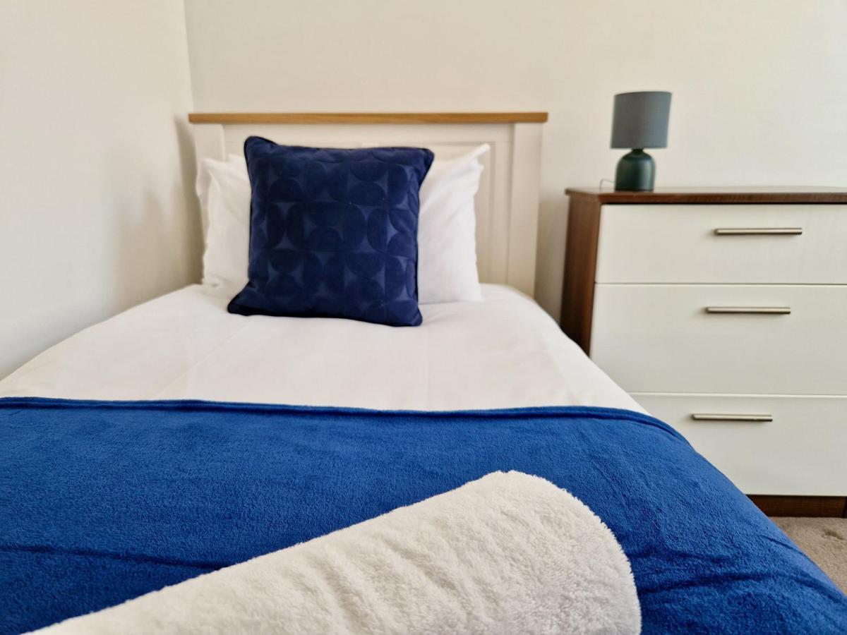 Incredible Private Rooms All With Private Bathrooms In A Fully Serviced House Next To City Centre With Free Parking Coventry Zewnętrze zdjęcie