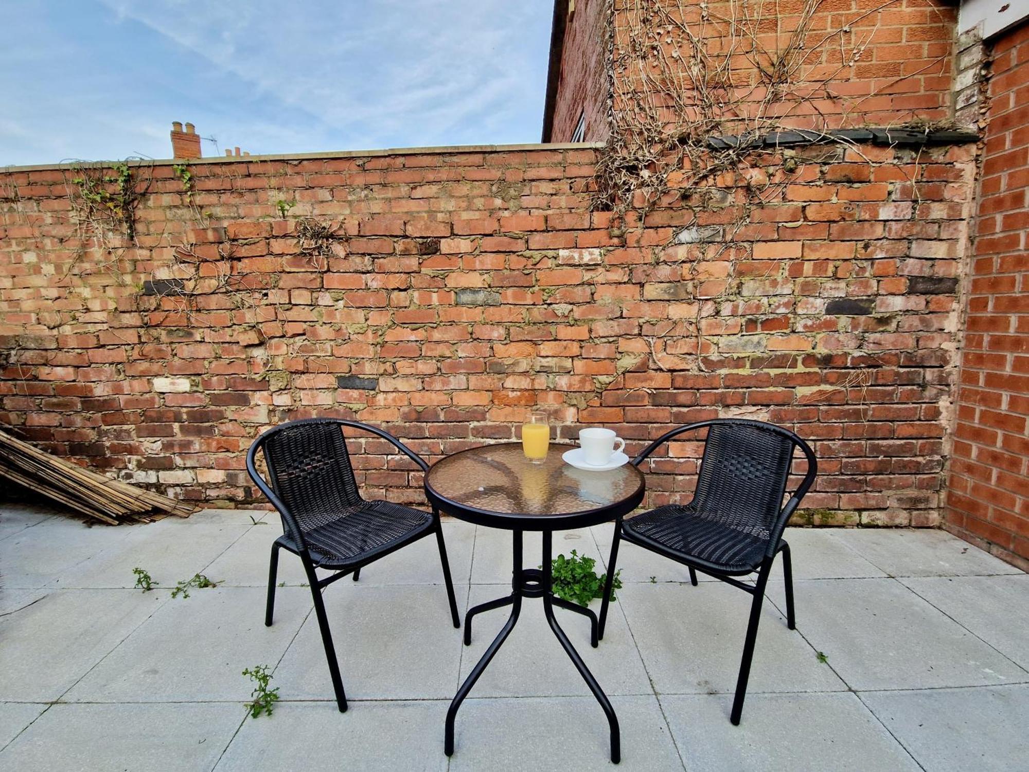 Incredible Private Rooms All With Private Bathrooms In A Fully Serviced House Next To City Centre With Free Parking Coventry Zewnętrze zdjęcie